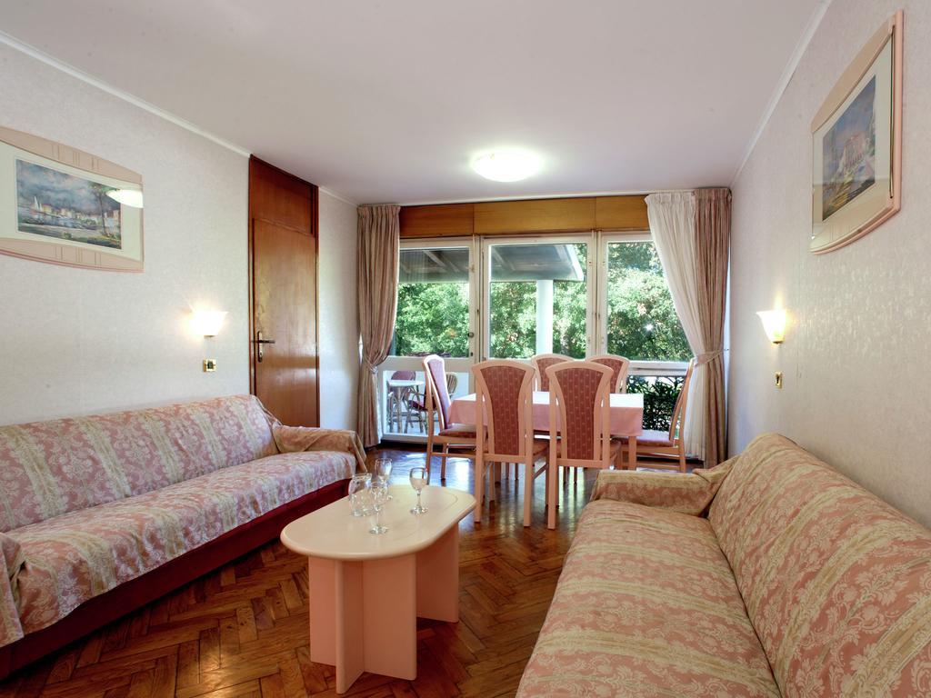 Aminess Laguna Hotel Novigrad Istria Quarto foto